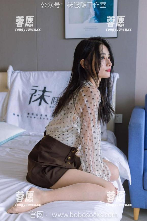 BoBoSocks袜啵啵 - 小甜豆与她的瑜伽裤裤里丝，图集中的身体语言太丰富了，你敢不敢跟我一起解读？