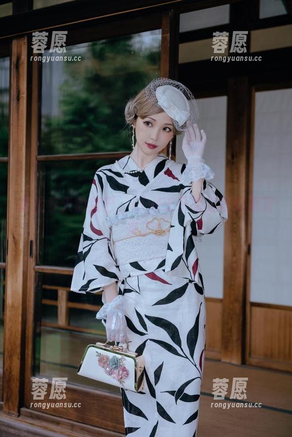 抓住春天的尾巴，ElyEE子裸足写真更新来了！