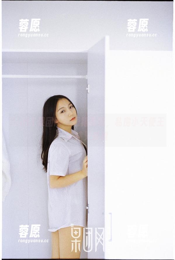 GIRLT果团网-王语纯 GIRLT果团网 - 短裙飘飘,私房小天使王语纯又来撩