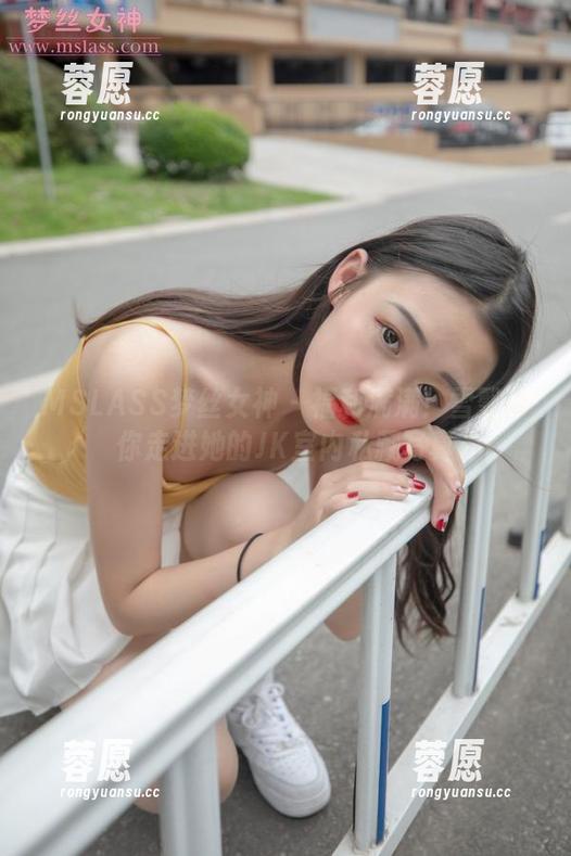 MSLASS梦丝女神 - 福利满满！雪馨带你走进她的JK室内私藏写真