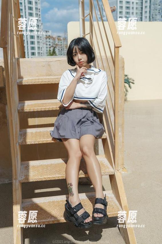 Maruemon(마루에몽)的写真集新作：兔女郎？不如说是萌动精灵！