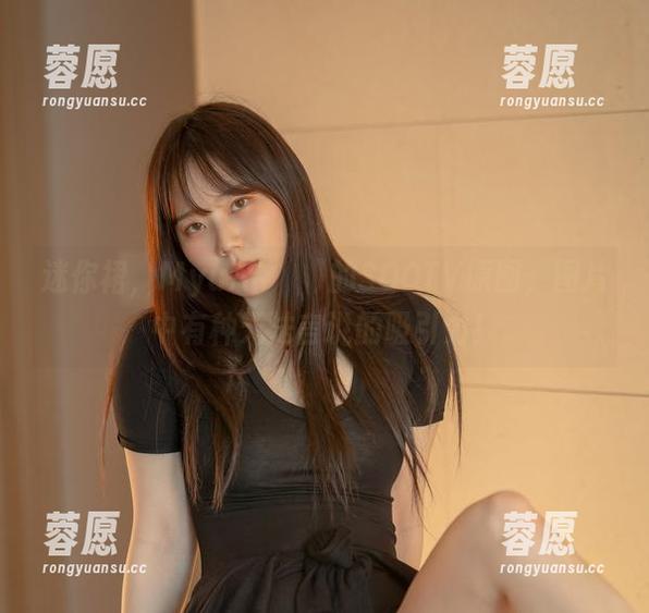 迷你裙，MyuA(뮤아)的SOOTV原图，图片中有种无法言说的吸引力！
