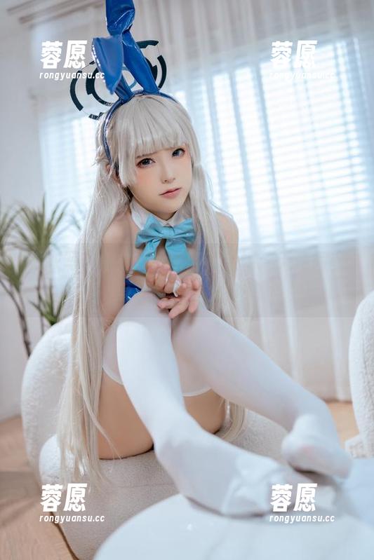 睡衣写真中的Quan冉有点饿：无意间变身了“家居女神”