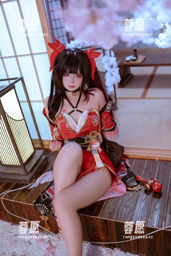 Quan冉有点饿是怎样驾驭豹纹定制写真，真想探个究竟！