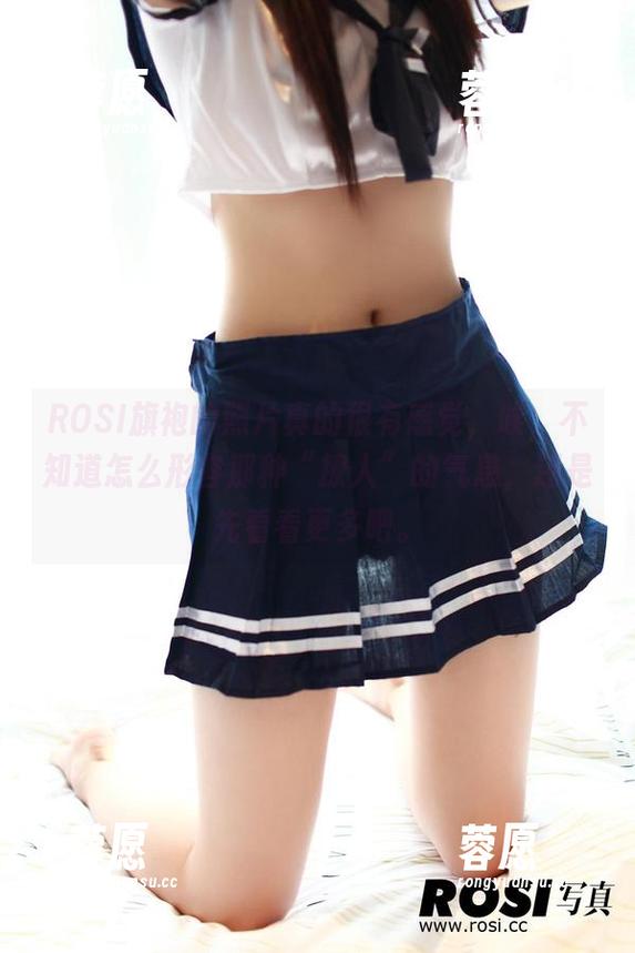 ROSI旗袍的照片真的很有感觉，唉，不知道怎么形容那种“撩人”的气息，还是先看看更多吧。
