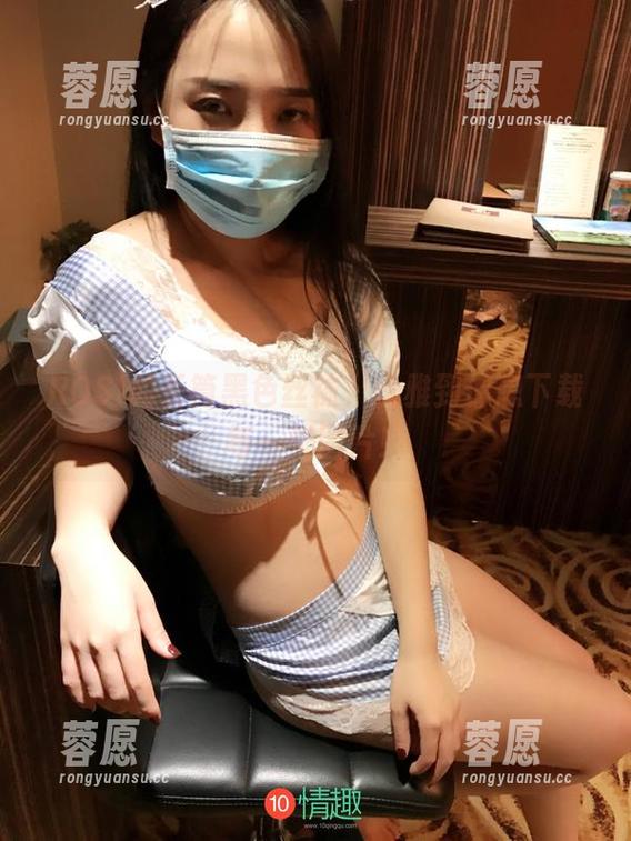 ROSI的长筒黑色丝袜，优雅到你想下载每一张图片！