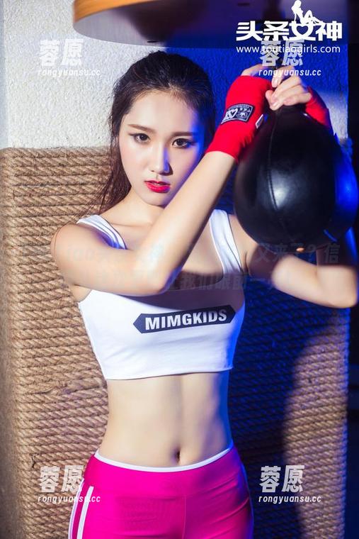 TouTiao头条女神 - 双人套图又来了？信悦儿这次更新让我们眼前一亮！