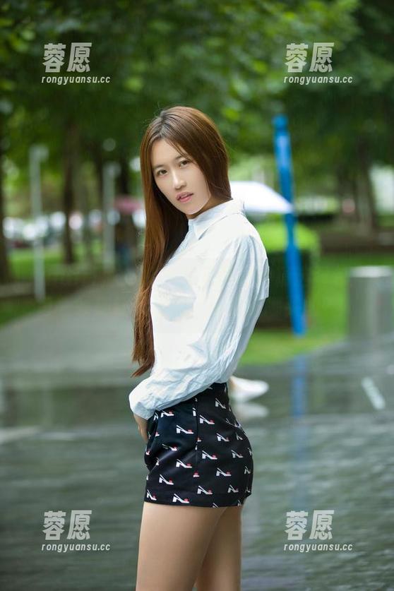 TuiGirl推女郎-艾栗栗 TuiGirl推女郎 - 艾栗栗白裙精选图包:每一帧都让人想问‘这裙子哪买的?’