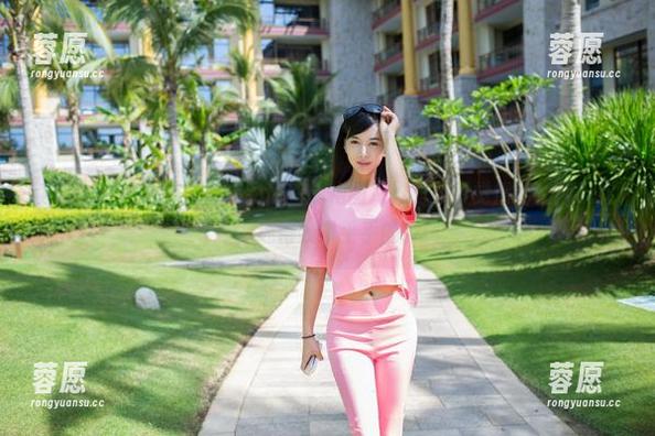 TuiGirl推女郎 - 郑瑞熙最新旗袍图片，时不时觉得有点超现实，迷得我晕乎乎的。
