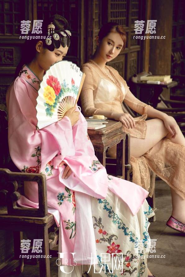 UGirls尤果网-李思宁 UGirls尤果网 - 不可不看!李思宁职业装全套图集,正式与时尚的完美碰撞