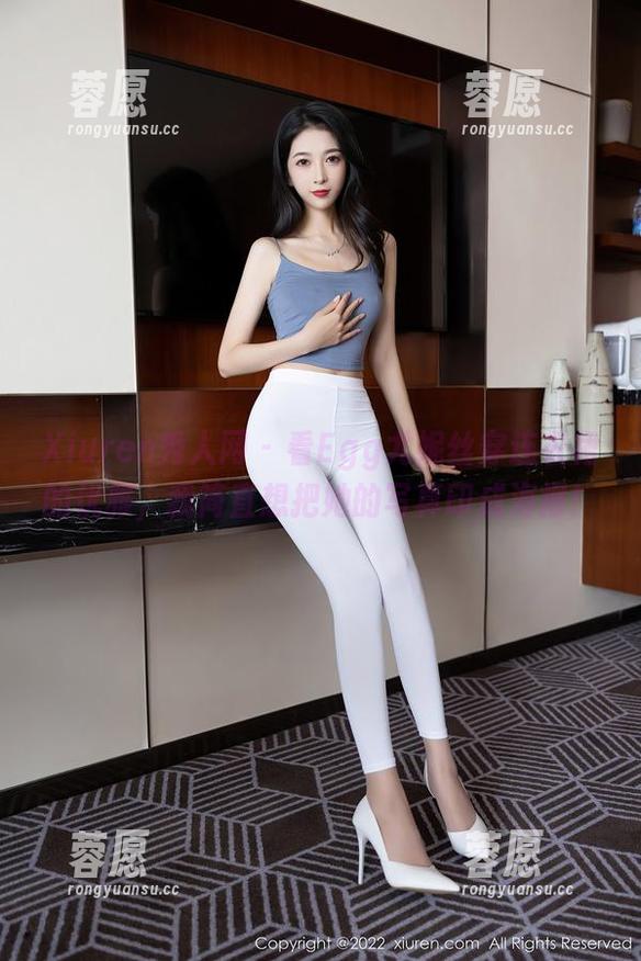 Xiuren秀人网 - 看Egg尤妮丝穿连衣裙的优雅，我简直想把她的写真印成海报！