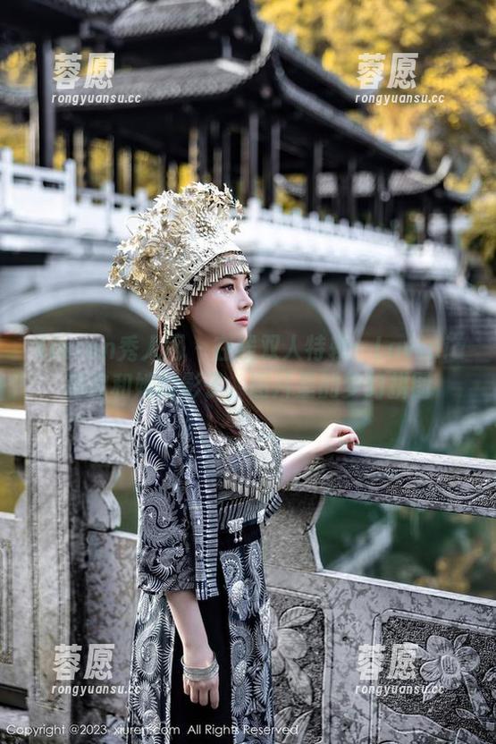 Xiuren秀人网 - 在线双人特辑：Lavinia肉肉和她的影子，图片里的梦幻拼图