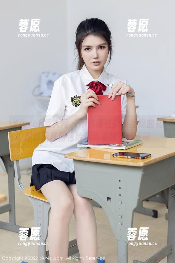 Xiuren秀人网-小绵绵 Xiuren秀人网 - 不容错过!小绵绵的礼服原图与图包给你带来惊喜与暧昧