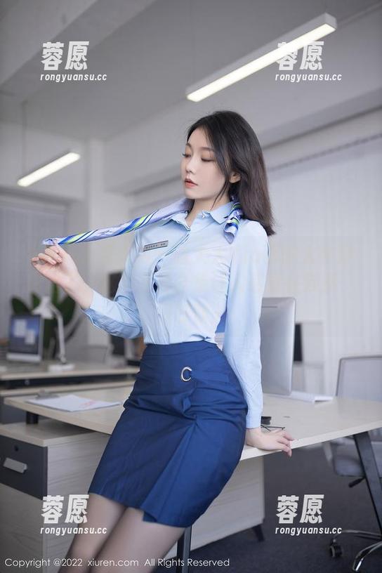 Xiuren秀人网 - 晗大大Via真的太会穿白裙了，这个图片合集让人感觉在云端，飘呀飘…