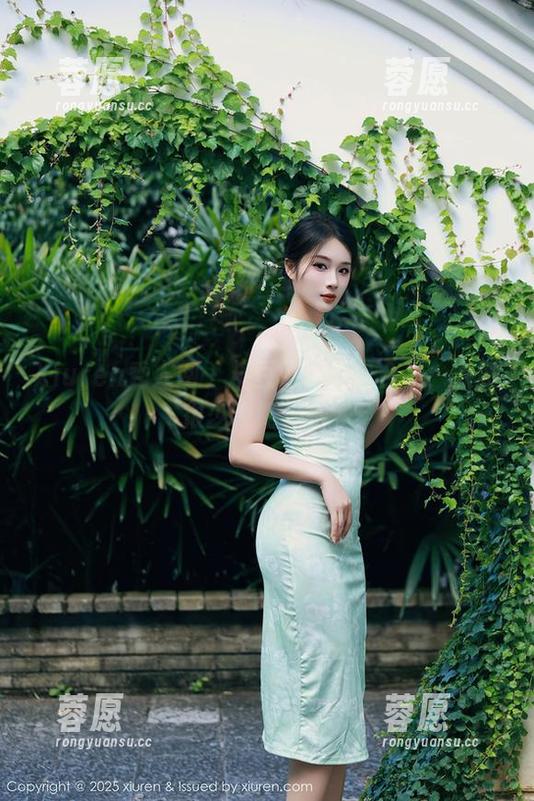 Xiuren秀人网 - 糖豆sisi夏日合集：衣服很少，阳光很多