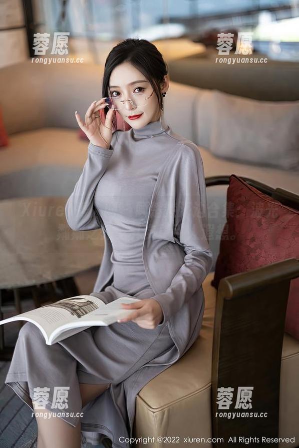 Xiuren秀人网 - 顾楚楚海边合集：波光粼粼之外，其实更引人遐想。