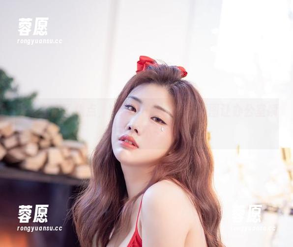当秘书成了焦点，Yebin(전예빈)的原图让办公室瞬间变得不一样！