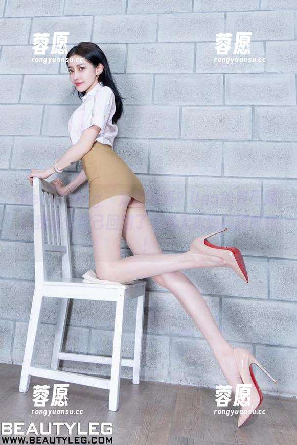 beautyleg - 定制写真？Una的双马尾让我感觉自己回到了无忧无虑的校园时代！