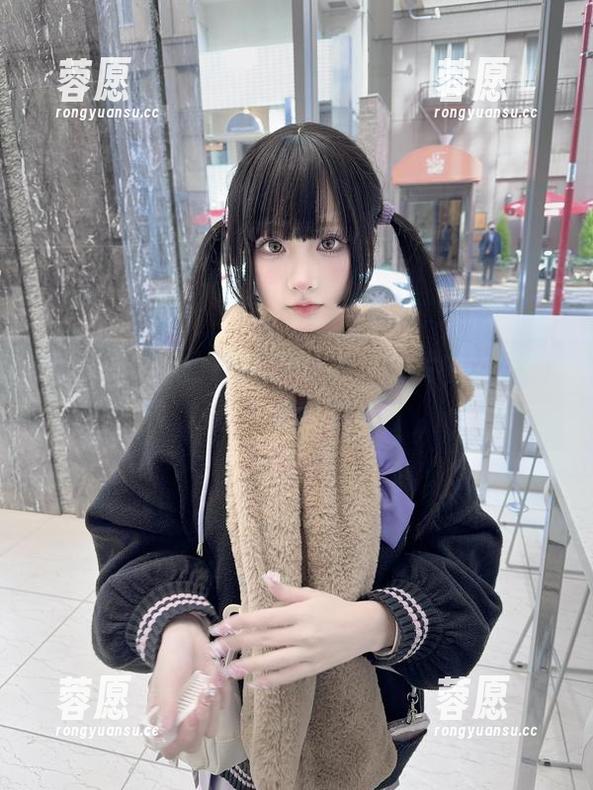当Wendy化身黑猫妹妹，图片中满满的神秘气息