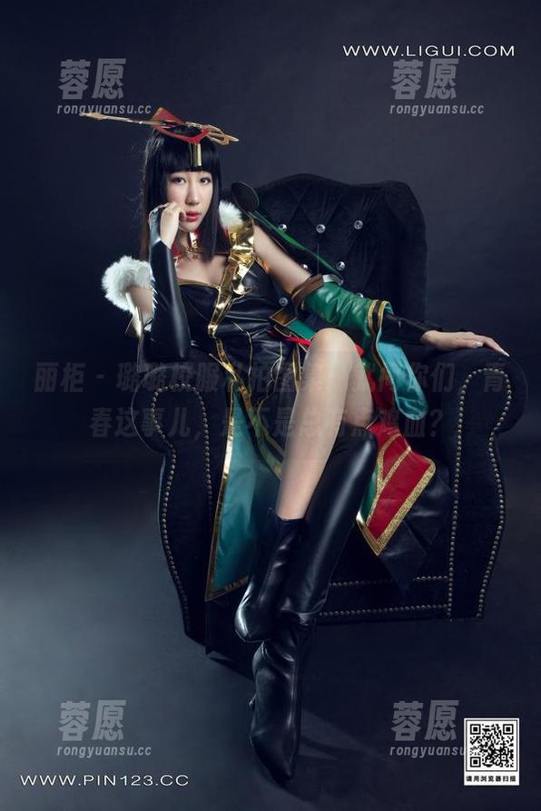 丽柜 - 璐璐校服私拍图集：就问你们，青春这事儿，是不是总有点鸡血？