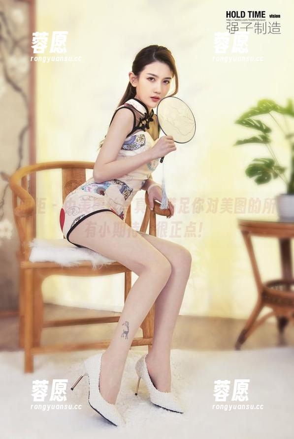丽柜 - 由美黑丝写真，满足你对美图的所有小期待！很正点！