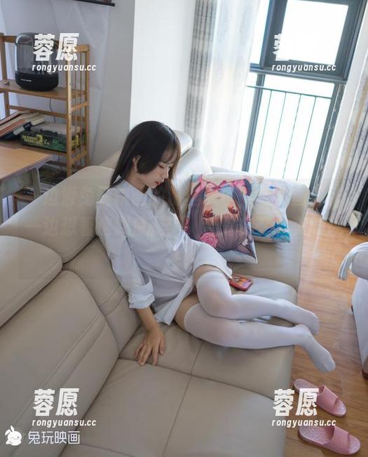 兔玩映画 一边滑兔玩映画的粉丝天使,全套图包,一边想着这到底是梦,还是实在太美的现实!