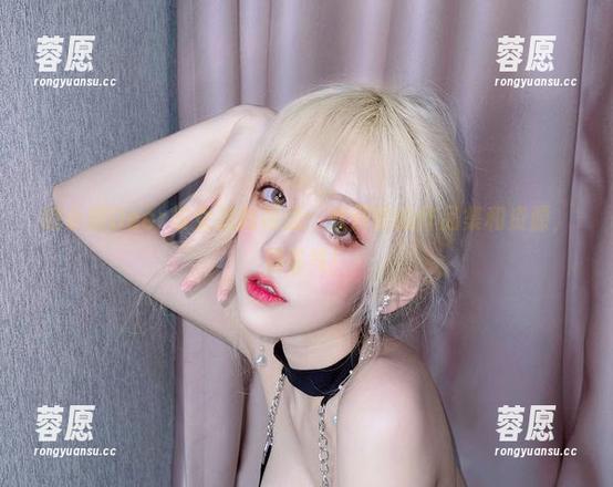 啾小妍Deer与女孩的相遇：掀开她的作品集和资源，别客气！