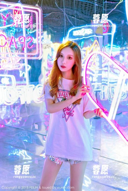嗲囡囡 - 你见过黑丝福利的幽默感吗？陈雅漫VICKY的写真告诉你！