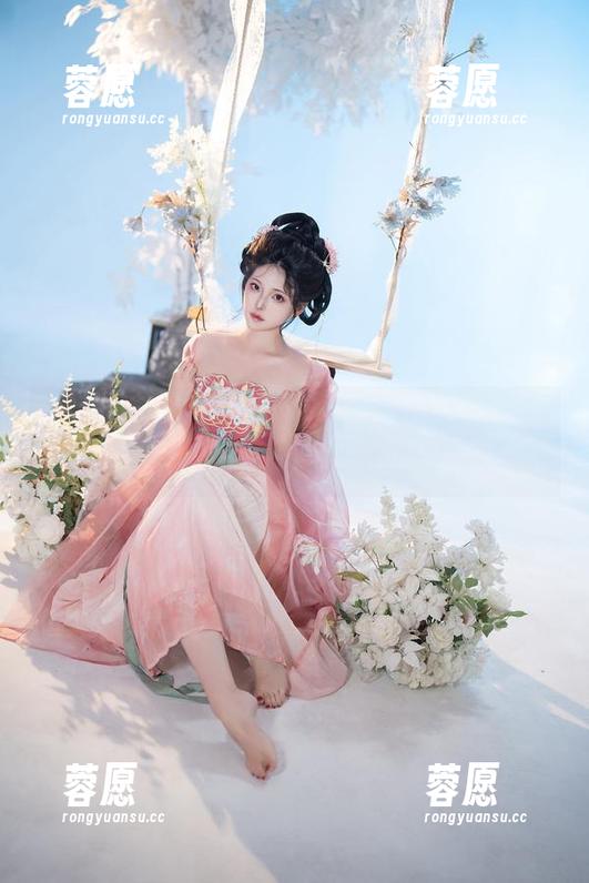 关注夏夏子，解锁高清邪魅女神图包，眼睛都要怀孕了！