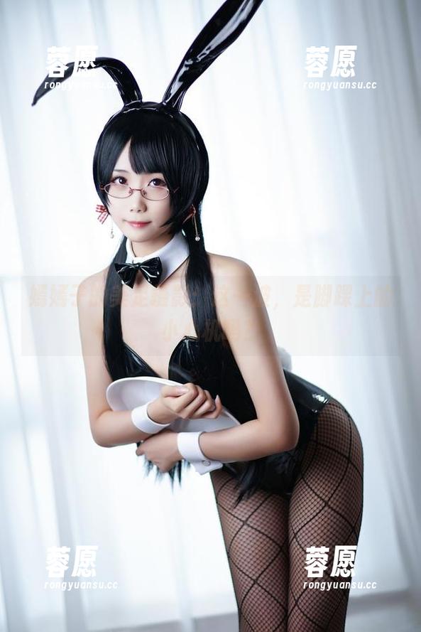 嫣嫣子 嫣嫣子的美足摄影:这一波,是脚踝上的小心机吗?