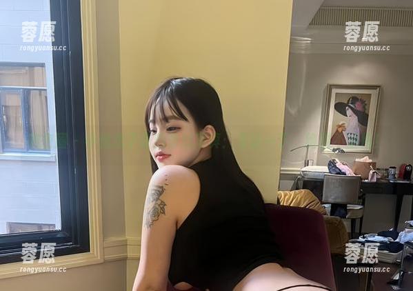 微密圈 - 小优优子最新蕾丝写真：关注一下，绝对不后悔！