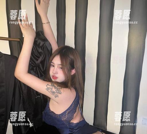微密圈 - 小优优子的白色套图精选，轻轻一划，心情就被点燃了！