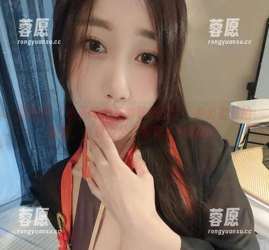 微密圈 - 小玉吃果冻的职场日常：办公室私拍原图，谁说办公不能有点小趣味？