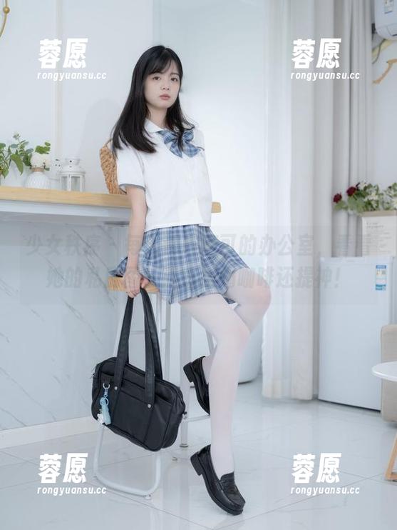少女秩序 - 每天都去鹿可的办公室，看看她的私房图，简直比喝咖啡还提神！