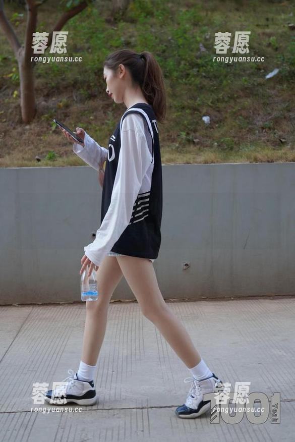 异思趣向-小六 异思趣向 - 原图中的小六:和服加持,果然美得冒泡