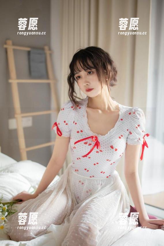 念雪ww夏天：在线原图，看看她如何在热浪中寻凉
