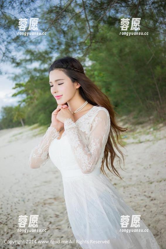 推女神 - 颖莹儿YY的高跟鞋，如何在图库资源中留下深刻的印记？