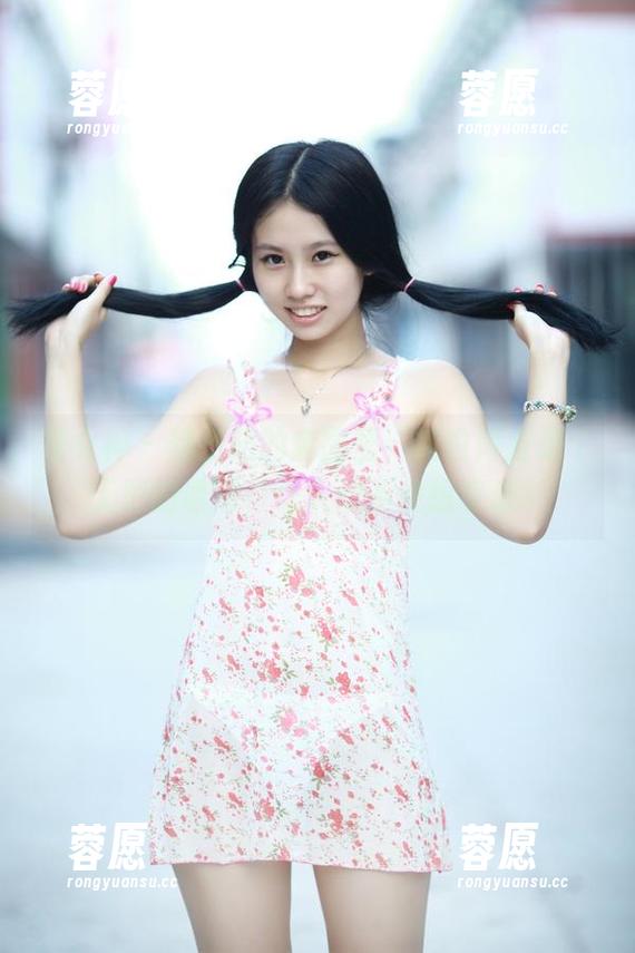推女神-魏扭扭 推女神 - 魏扭扭的套图里,纯白简直是个无形的诱惑,让人忍不住想靠近。