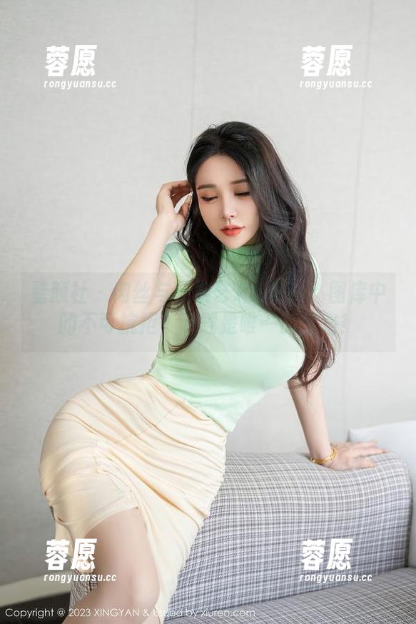 星颜社 - 肉丝与柴婉艺Averie：图库中的不可抗拒，下载是唯一的出路！