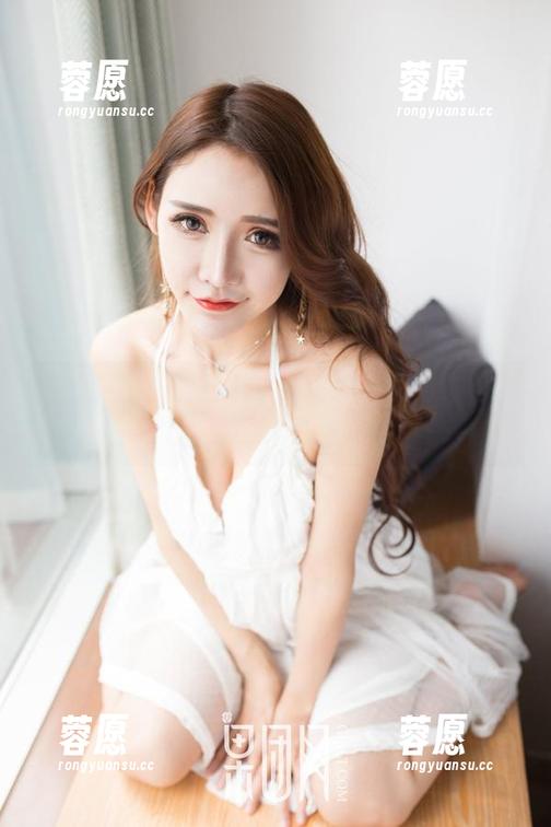 果团网-陈迪娅 果团网 - 福利满满!陈迪娅教室的绝美图片,让人无法自拔!