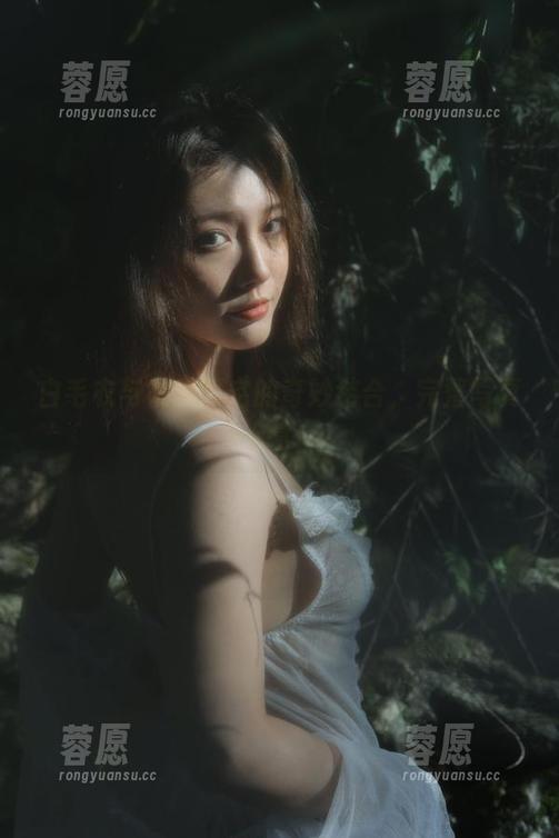 白毛衣与桃良阿宅的奇妙结合，完整写真大赏！