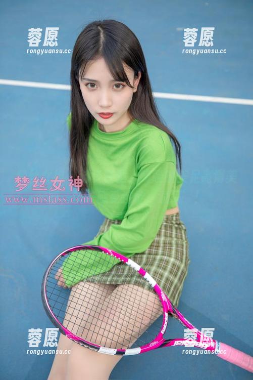 梦丝女神 - 脚步轻盈，晓晓的美足高清美图，快来感受这份‘清凉’！