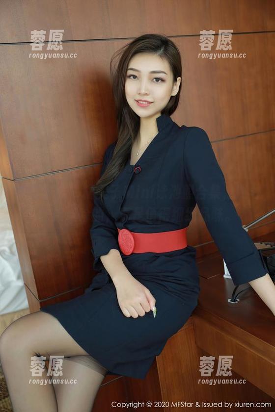模范学院 - 糯美子Mini泳池照合集，照片的细节啥的，真是值得细细品味。