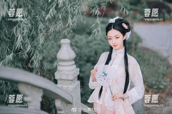 沧霁桔梗开启天使在线合集，看她如何在镜头前变身可爱生物！