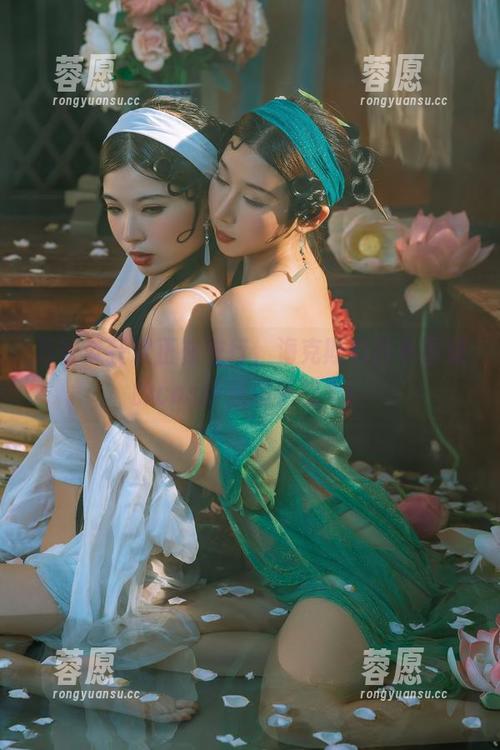 万圣节狂欢正在进行，海克斯科技小蛋糕的cos精选超乎想象！
