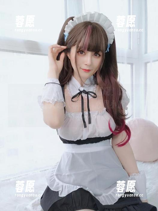 哎呀，白银81真会穿水手服啊！这高清原图简直是让人想入非非，心里小鹿乱撞的节奏…
