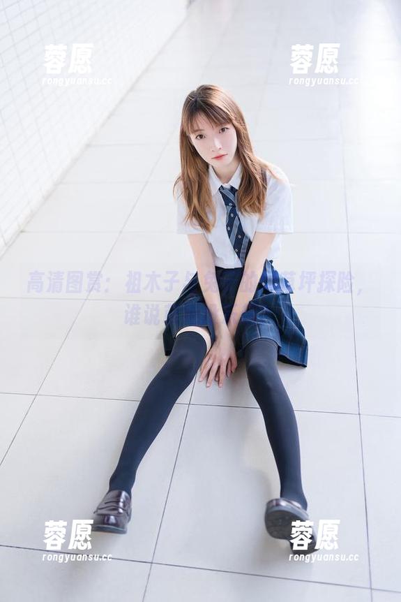 高清图赏：祖木子与兔子的绿草坪探险，谁说草地没乐趣？