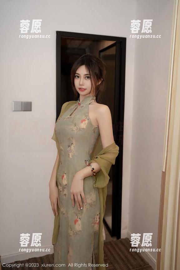 秀人网-一颗甜蛋黄a 秀人网 - 看!一颗甜蛋黄a在海边的无敌魅力,全部图片免费开放!