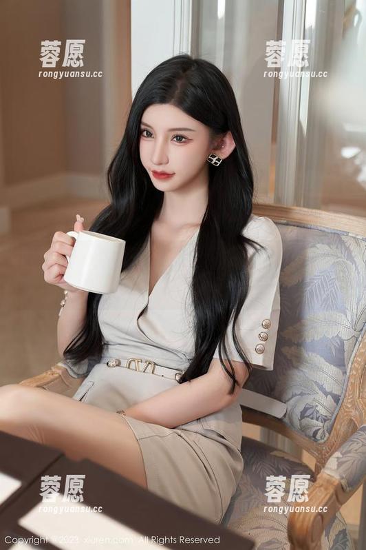 秀人网-娇喘JC 秀人网 - 当娇喘JC戴上眼镜:图库中精选的‘她’闯入我的小心脏!