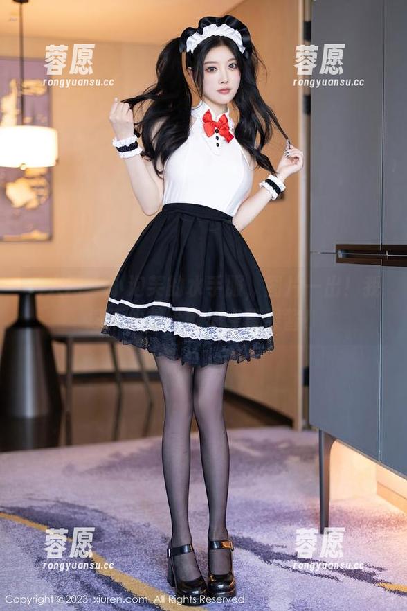 秀人网 - 小泡芙的水手服，图片一出！我忍不住想给她加点莓果酱！